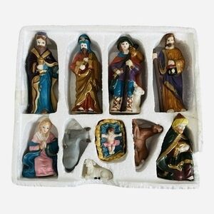 World Bazaars | Holiday | World Bazaar Crown 1pc Porcelain Nativity Set ...